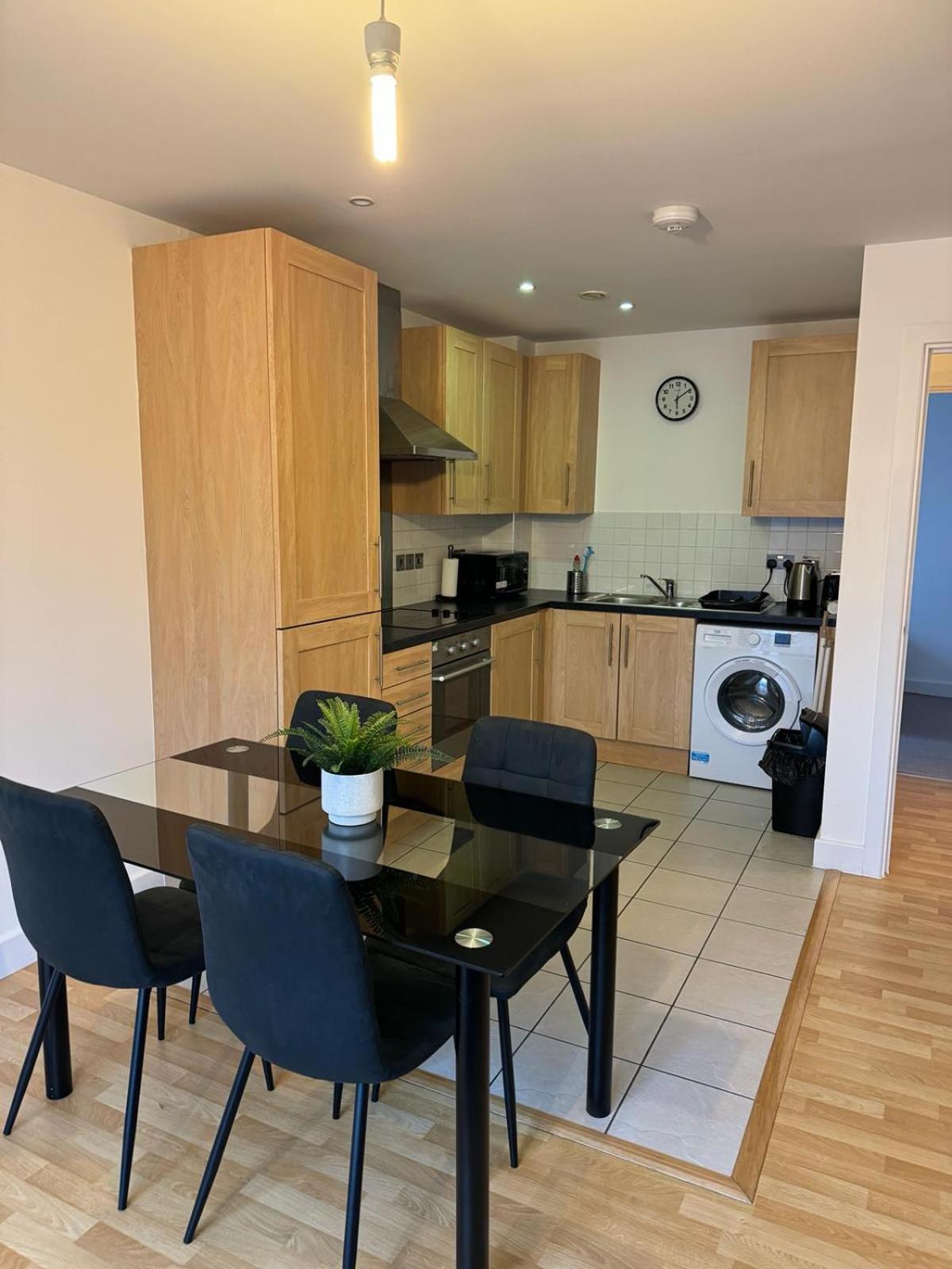 Spacious 2 Bedrooms Apartment In Stratford 伦敦 外观 照片