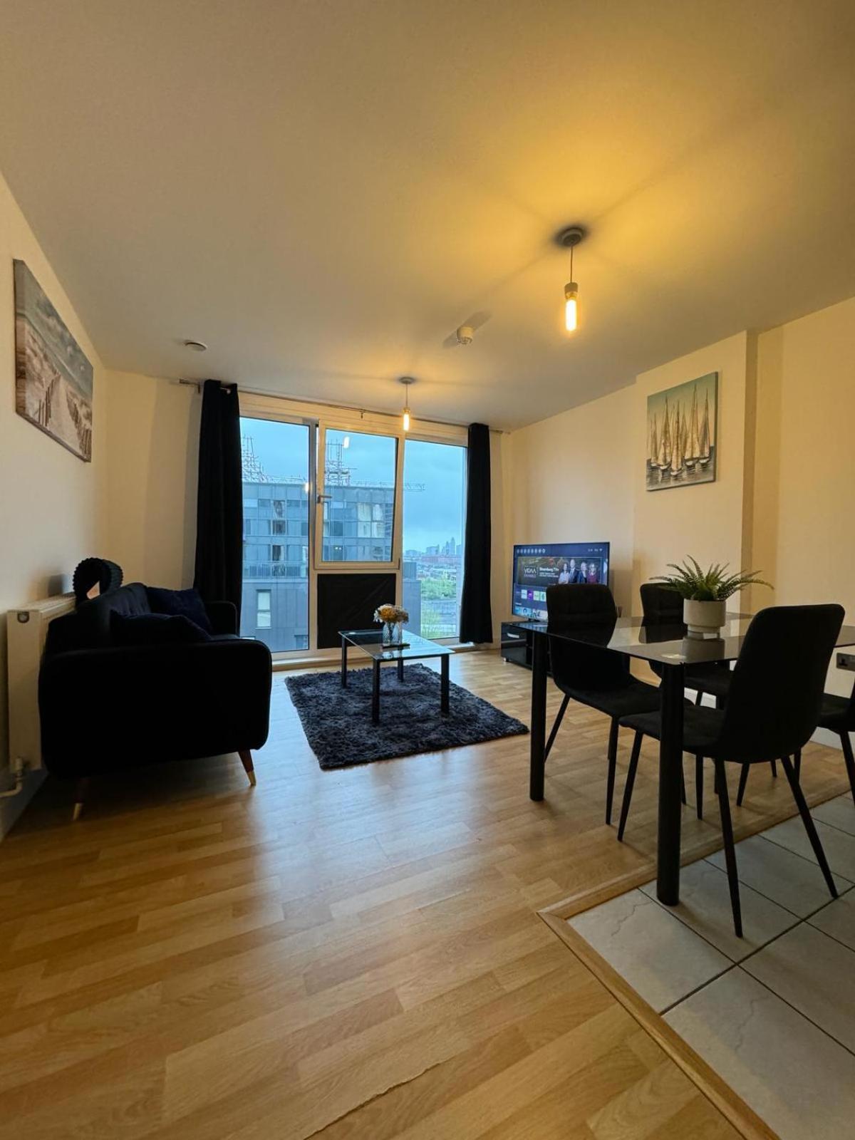 Spacious 2 Bedrooms Apartment In Stratford 伦敦 外观 照片
