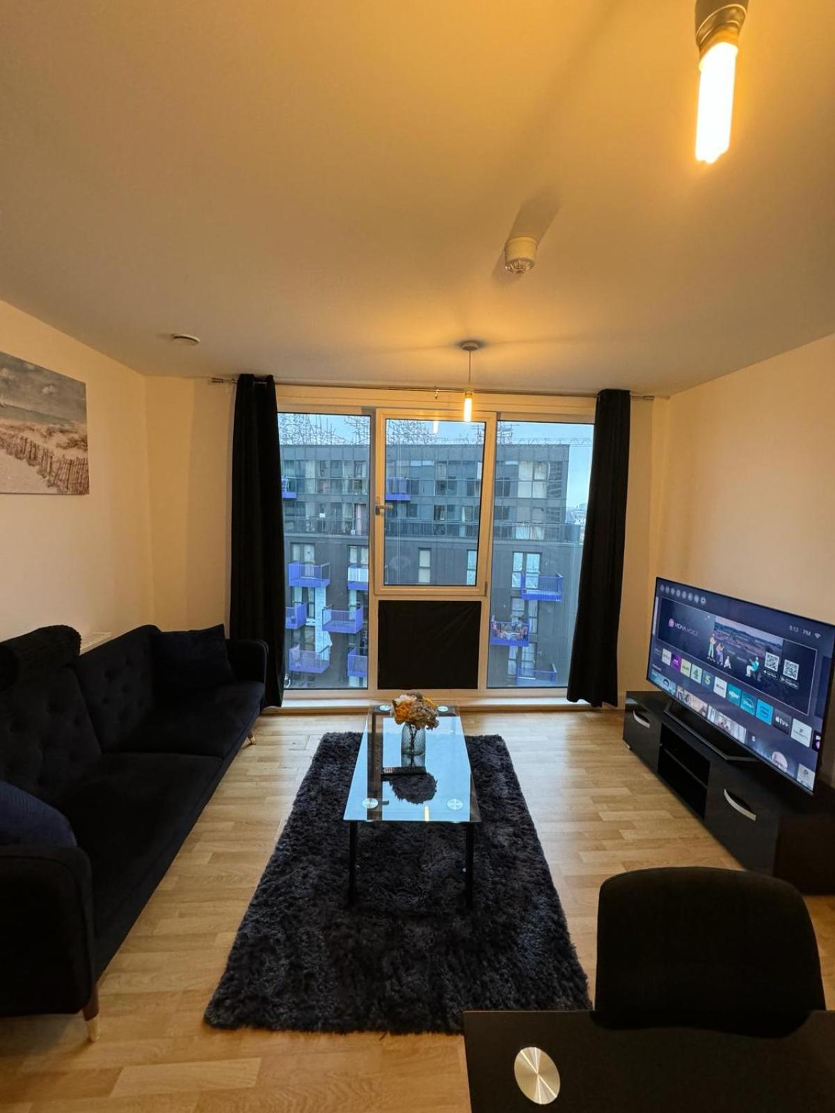 Spacious 2 Bedrooms Apartment In Stratford 伦敦 外观 照片