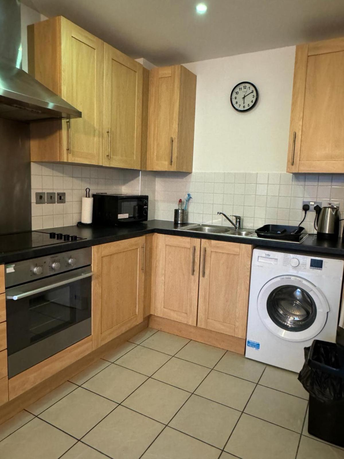 Spacious 2 Bedrooms Apartment In Stratford 伦敦 外观 照片
